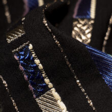 134_SCHWARZ-GOLD-BLAU-MUSTER